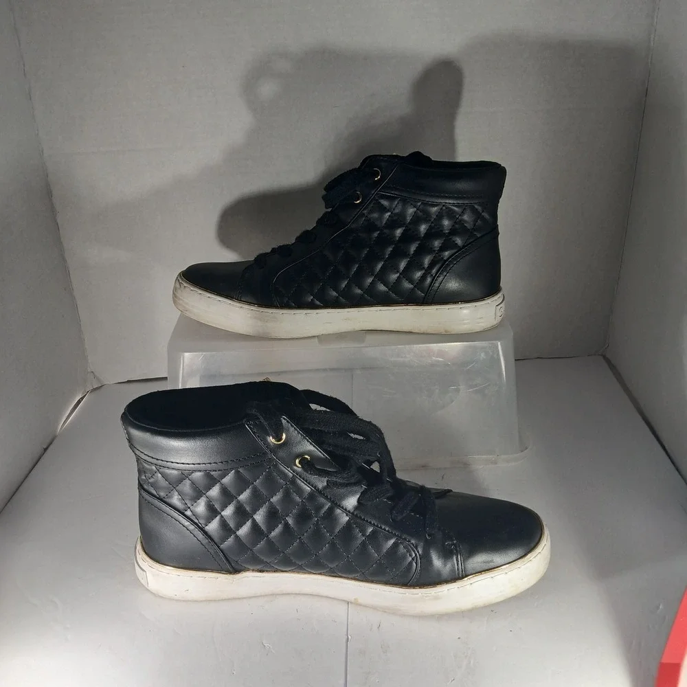 G by GUESS‎ Ggatsin High Top Sneakers 10 Black Quilted Gold Zipper Streetwear